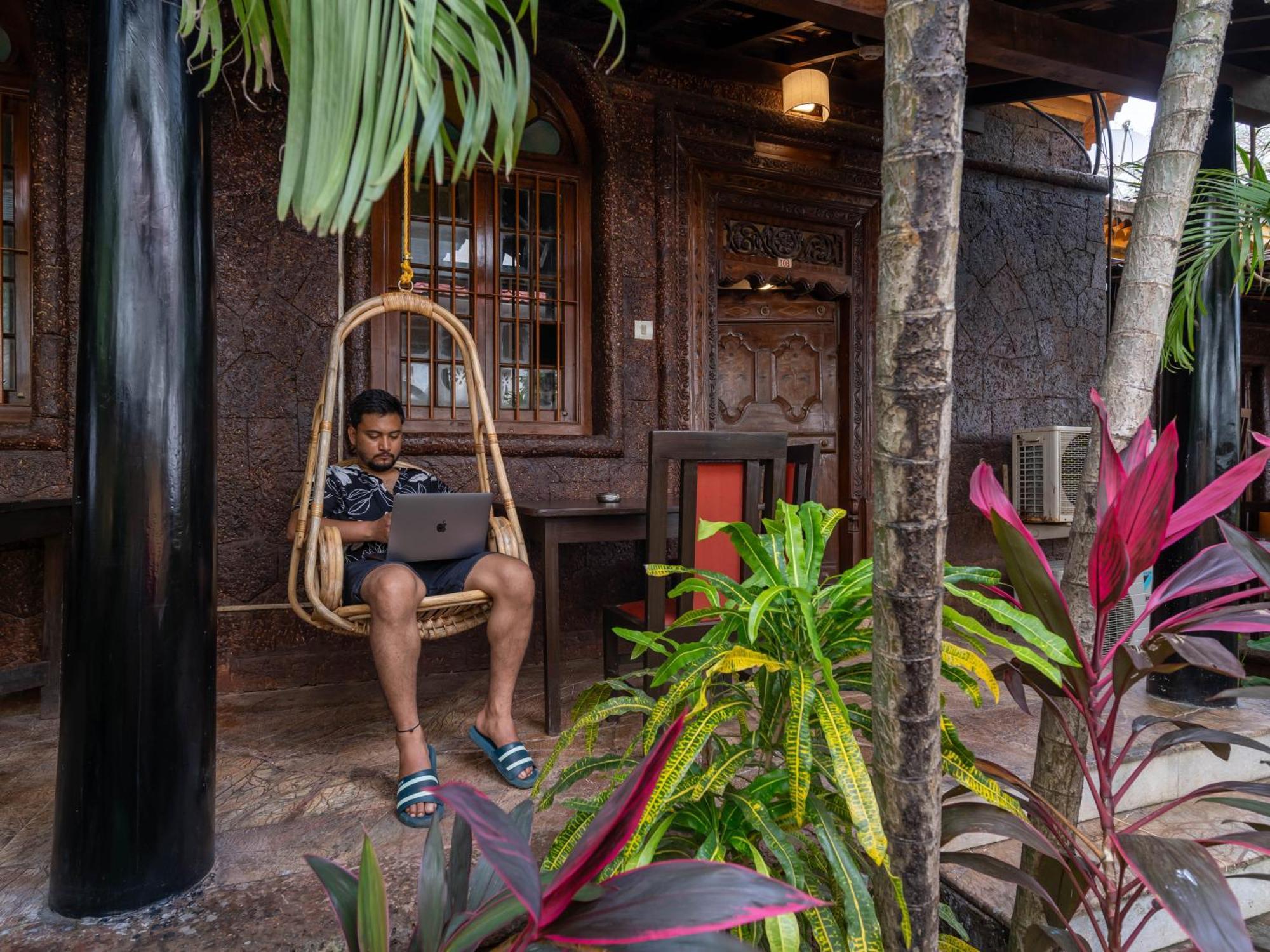 Madpackers Goa Anjuna - Bar Екстериор снимка