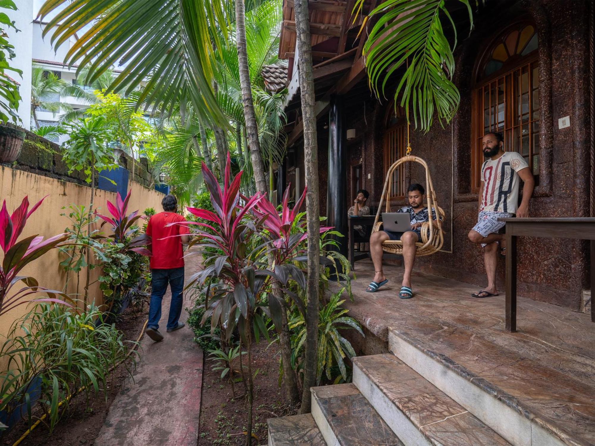 Madpackers Goa Anjuna - Bar Екстериор снимка