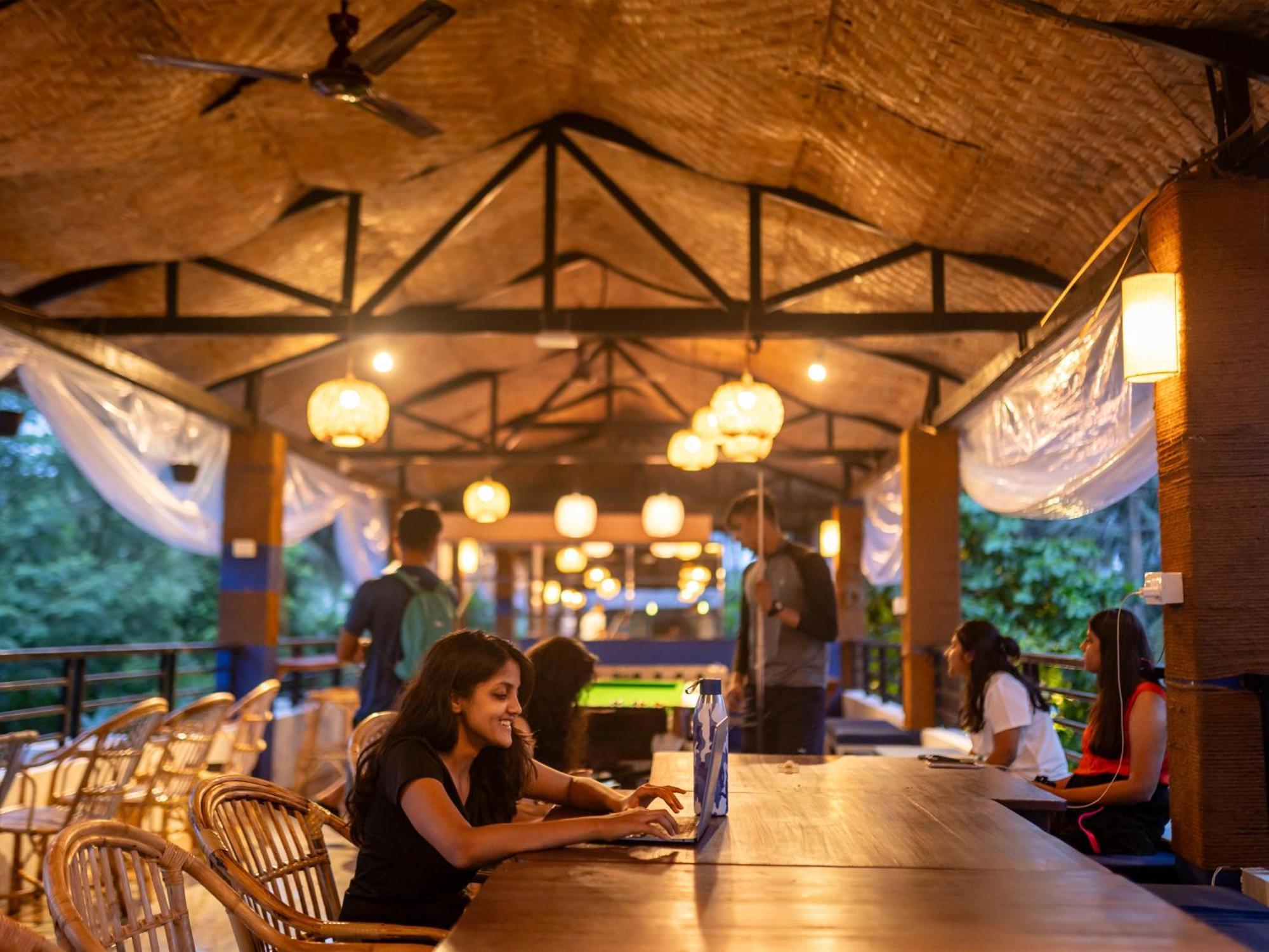 Madpackers Goa Anjuna - Bar Екстериор снимка