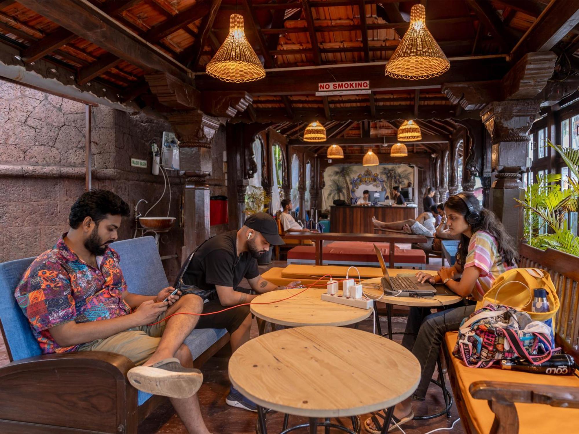 Madpackers Goa Anjuna - Bar Екстериор снимка