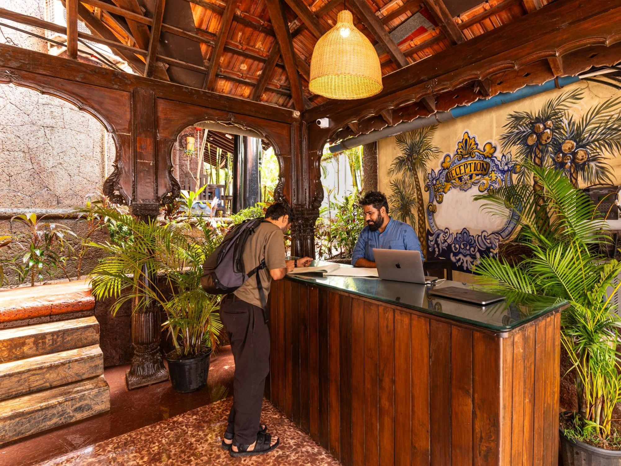 Madpackers Goa Anjuna - Bar Екстериор снимка
