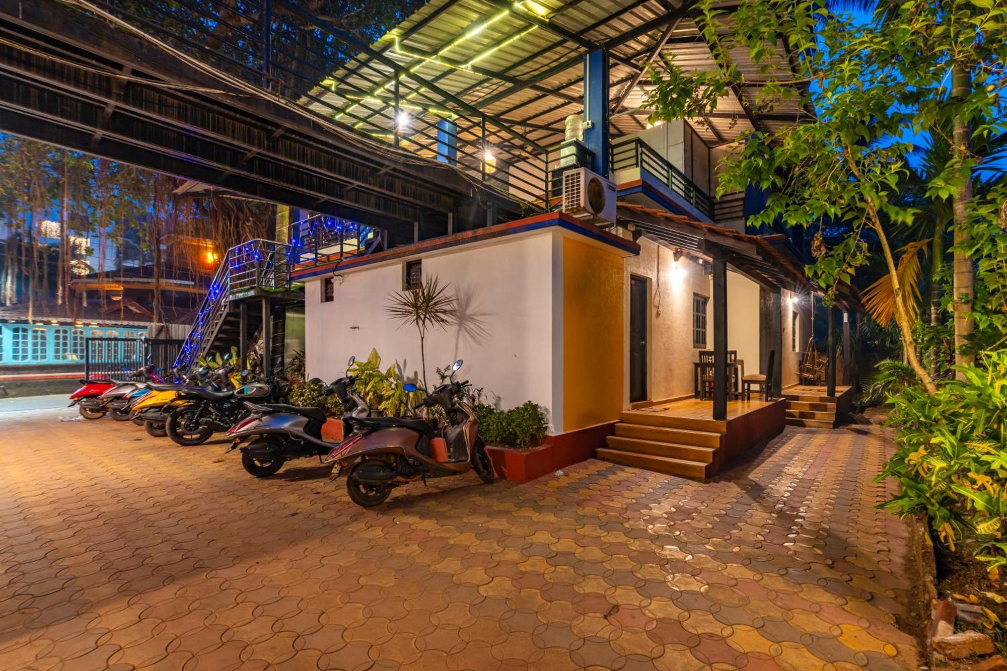 Madpackers Goa Anjuna - Bar Екстериор снимка